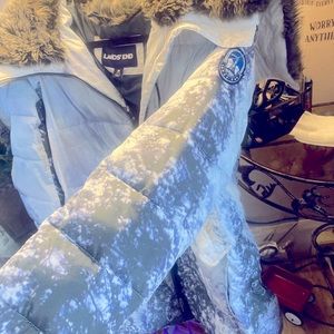 Lands end winter coat beautiful! Size m